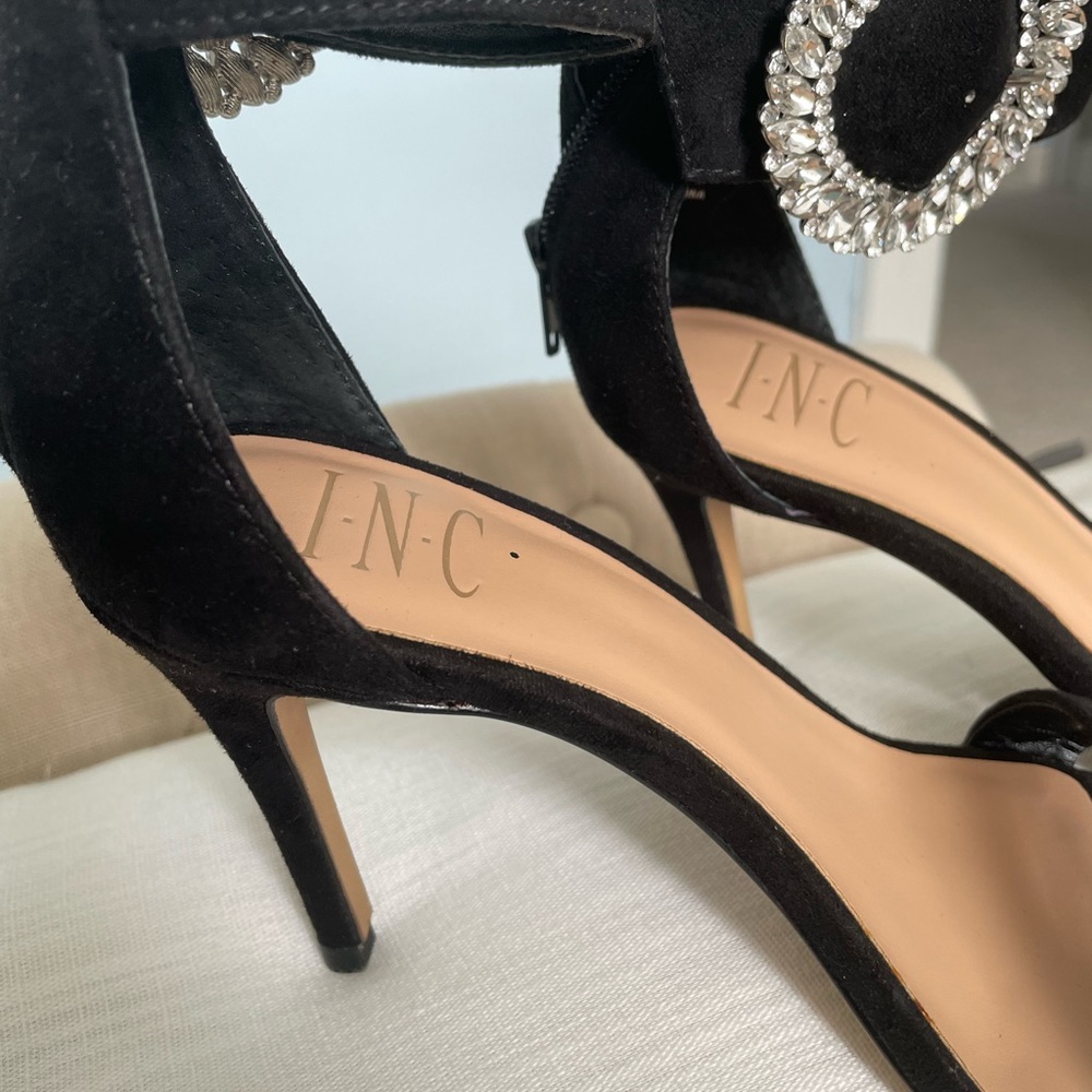 Shoes - Picture 3 of 6